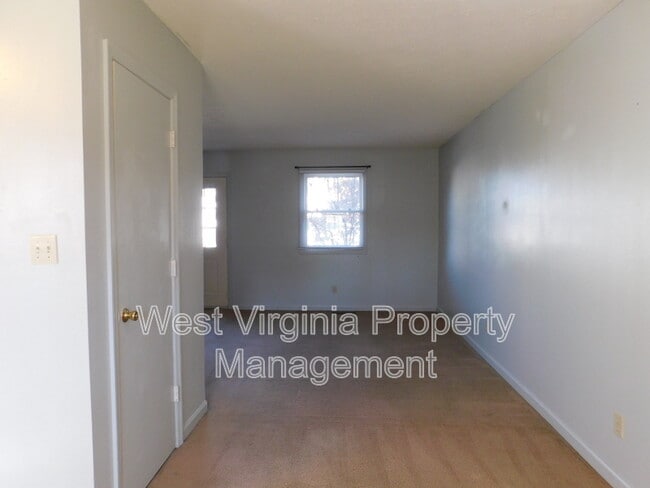 Building Photo - 219 Cardinal Wy