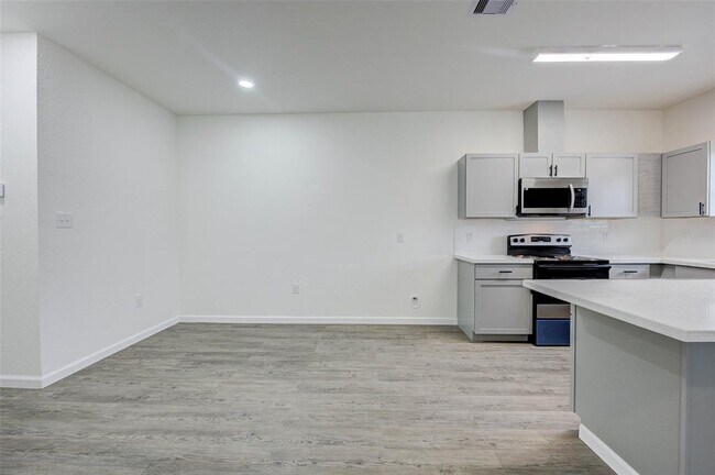Building Photo - 319 N Carolina St
