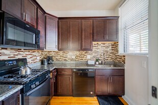 Building Photo - 2989 N Lawndale Ave