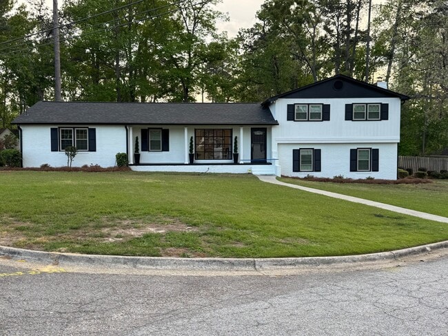 Building Photo - 3635 Bermuda Cir W