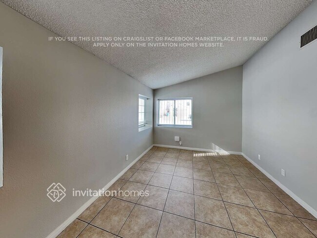 Building Photo - 4041 Hazelridge Dr