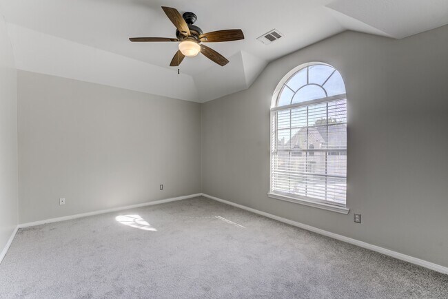 Building Photo - 12415 Silversmine Dr