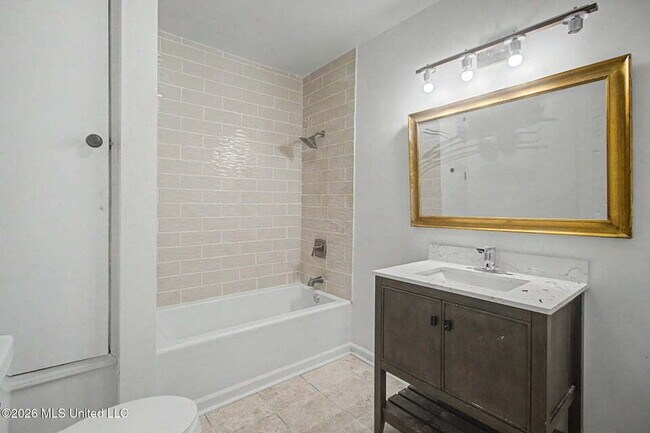 Building Photo - 3 bed close to D'Iberville!
