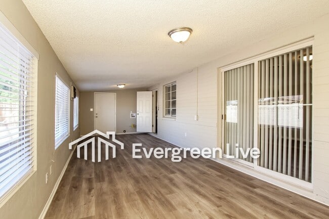 Building Photo - 3308 W Cactus Wren Dr