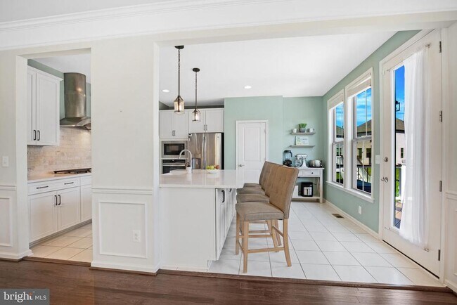 Building Photo - 42526 Oxford Forest Cir