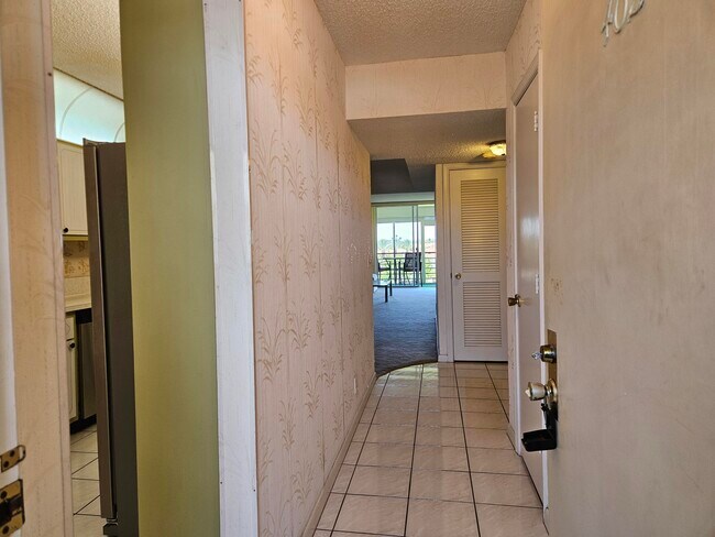 Building Photo - 23099 Barwood Ln N