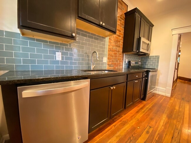 Building Photo - Hunter Ave 1045-1047 GW2