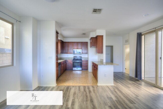 Building Photo - Beautiful 2-story home located in a gated community