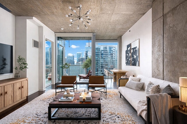 Building Photo - 600 N Fairbanks Ct