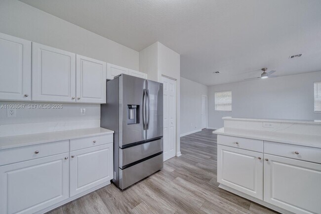 Building Photo - 2479 NE 4th St