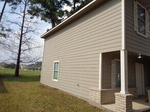 Building Photo - 16746 Fallen Timbers Dr