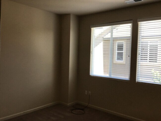 Building Photo - 6735 Russian Thistle Drive