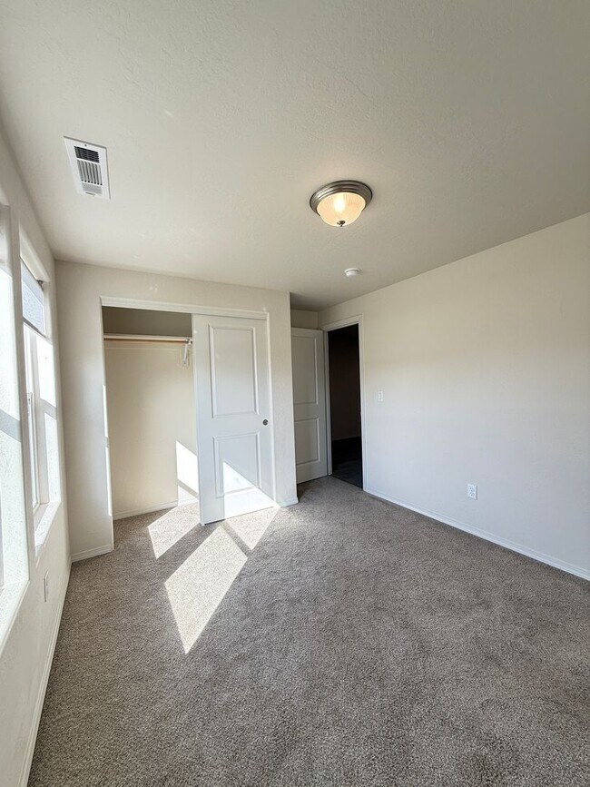 Building Photo - Charming 3 Bed / 2 Bath Home in Delta Estates – Medford