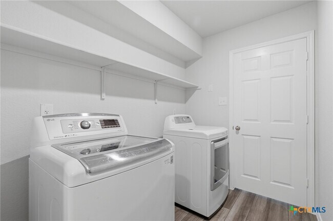 Building Photo - 1310 Prospector Trl