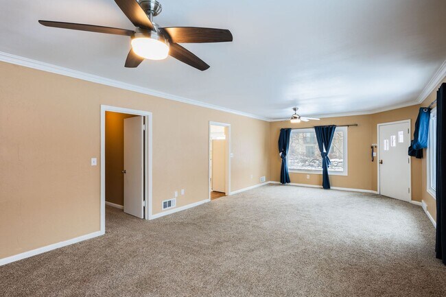 Building Photo - R134IC