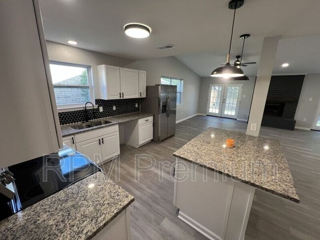 Building Photo - 8803 Orleans Dr