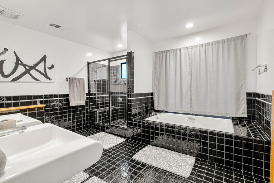 Building Photo - 4006 Milaca Pl