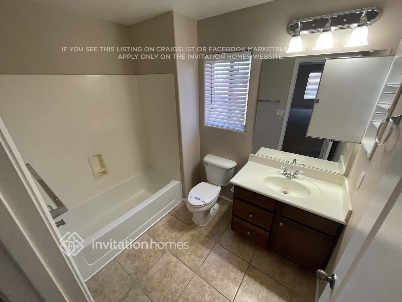 Building Photo - 4107 S 55th Dr