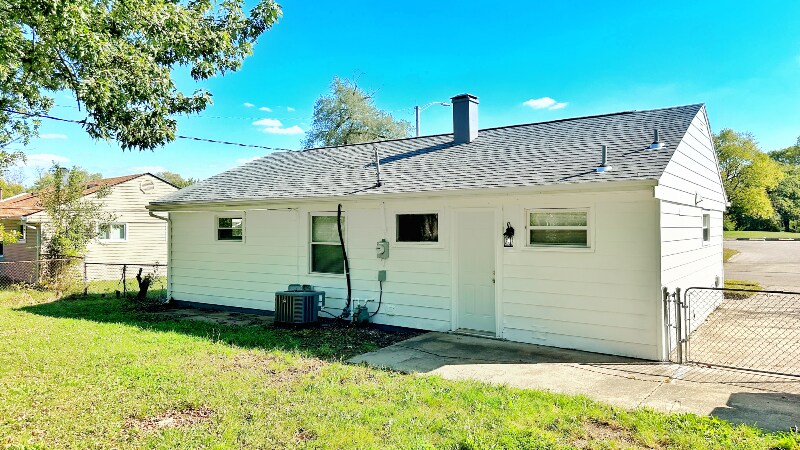 Building Photo - 3817 Palmerston Ave