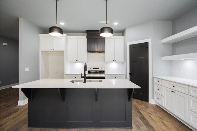 Building Photo - 47 Overton Dr