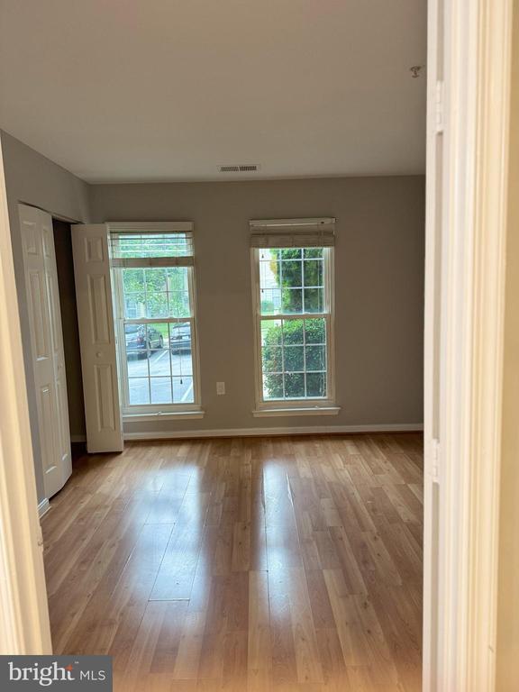 Building Photo - 1061 Gardenview Loop