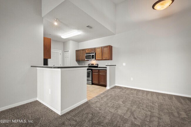 Building Photo - 4920 Key Lime Dr