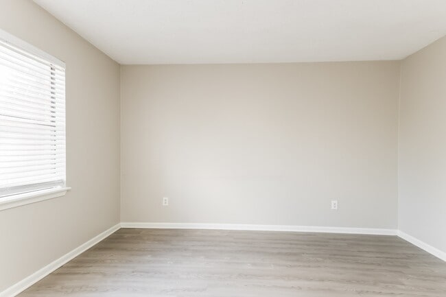 Building Photo - 11122 Hanning Ln