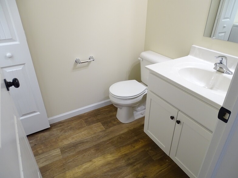 Building Photo - 818 Byler Cir