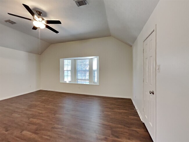 Building Photo - 622 Oak Hill Dr