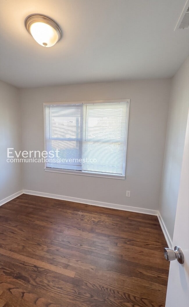 Building Photo - 5725 Avenue O