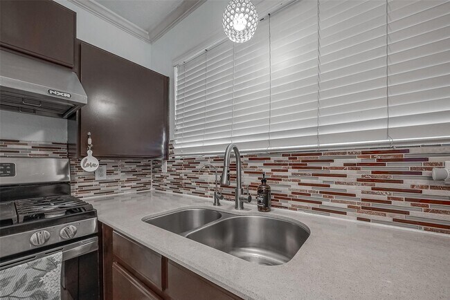 Building Photo - 9511 Farrell Dr