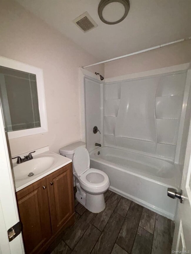 Building Photo - 202 Clark St