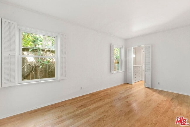 Building Photo - 10593 Wilkins Ave
