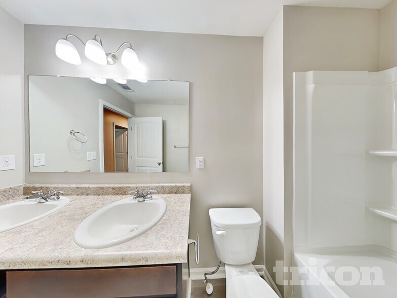 Building Photo - 1008 Eldon Ln