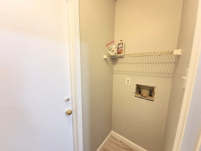 Building Photo - 2641 Berkshire Ln