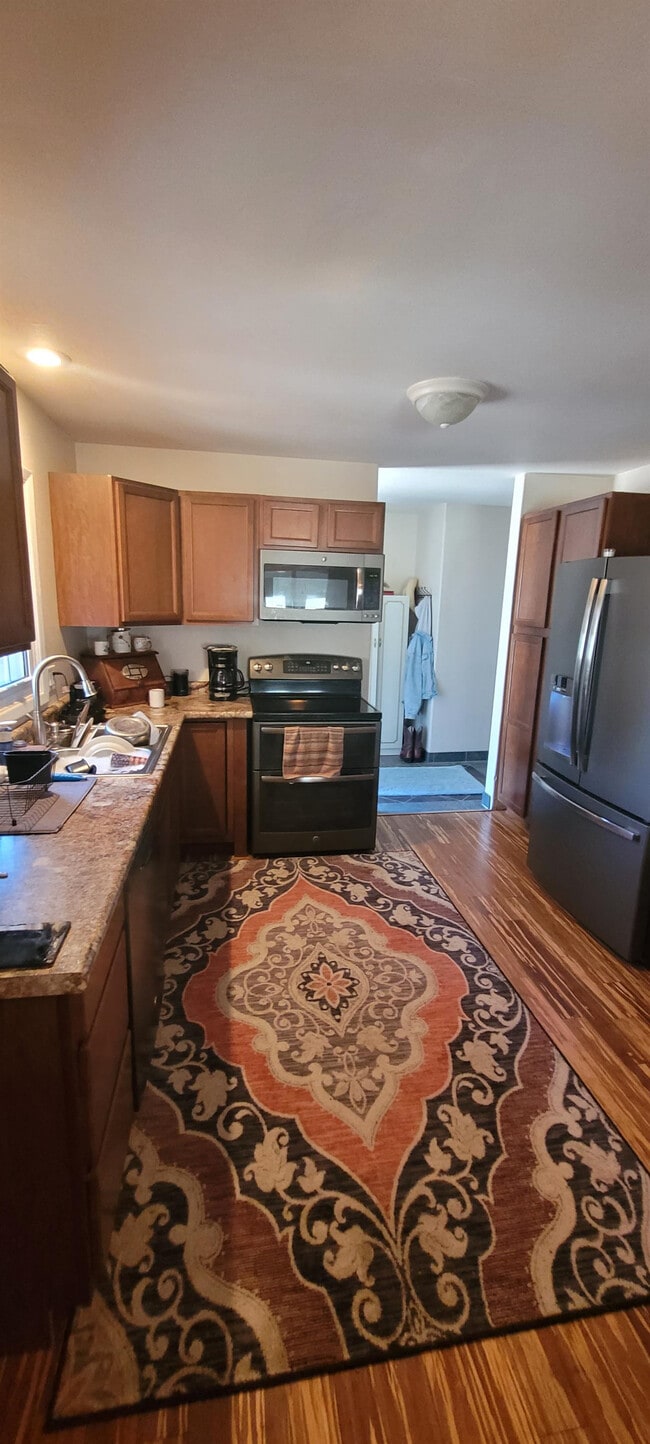 Building Photo - 6304 Kevin Ave