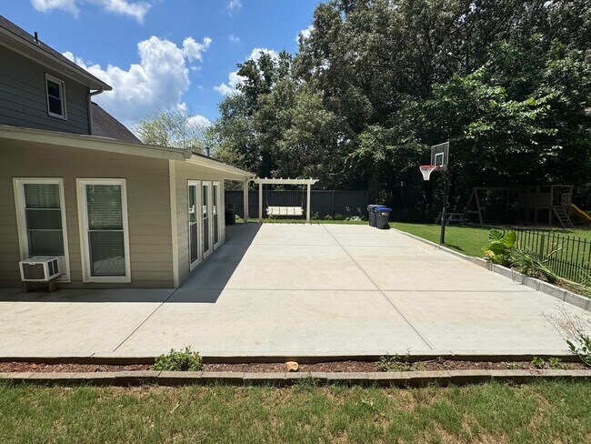 Building Photo - 965 Bass Ct N W