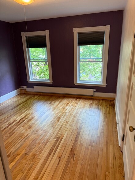 Bed 1 - 78 Mellen St