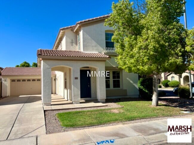 Primary Photo - Beautiful 2-story 3 bedroom home with a co...