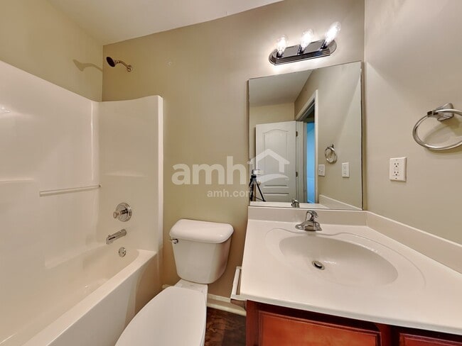 Building Photo - 47 Brookview Ln