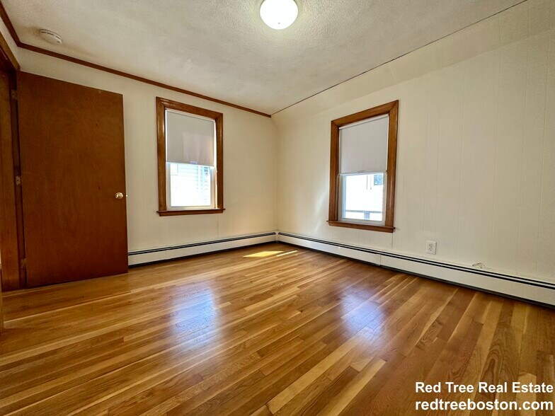 Building Photo - 37 Cottage St