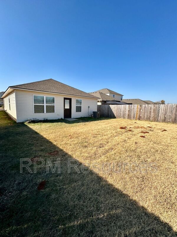 Building Photo - 12013 SW 31st St