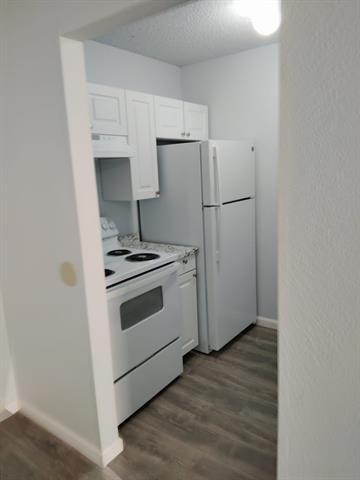 Building Photo - 8127 Stonehurst St