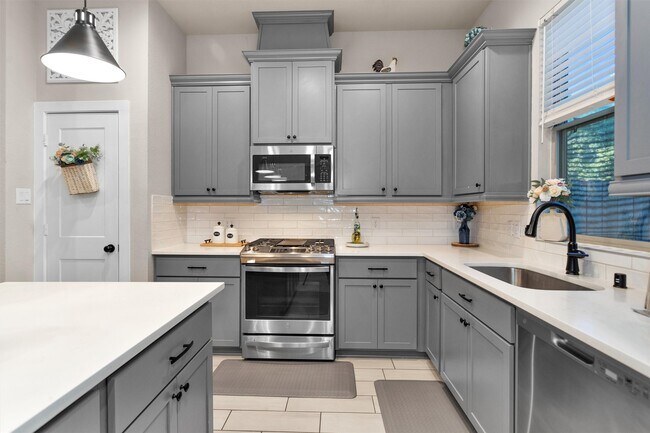 Building Photo - 579 Longleaf Pine Dr