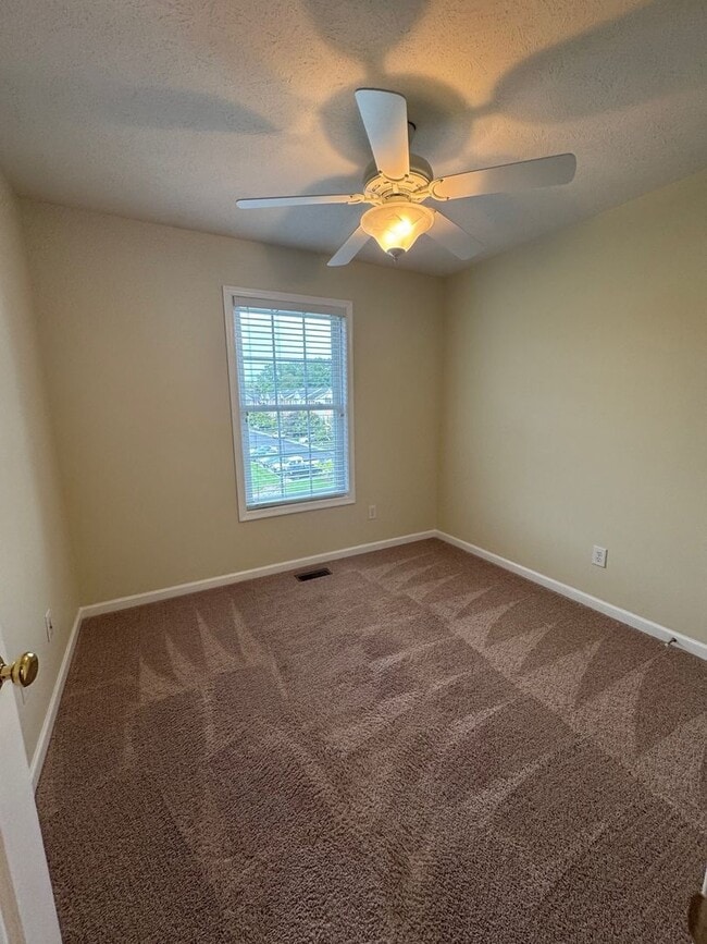 Building Photo - Taylor Spring Townhouse With Garage and Basement