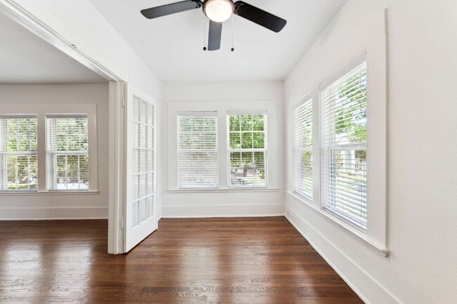 Building Photo - Tastefully updated duplex in the heart of ...