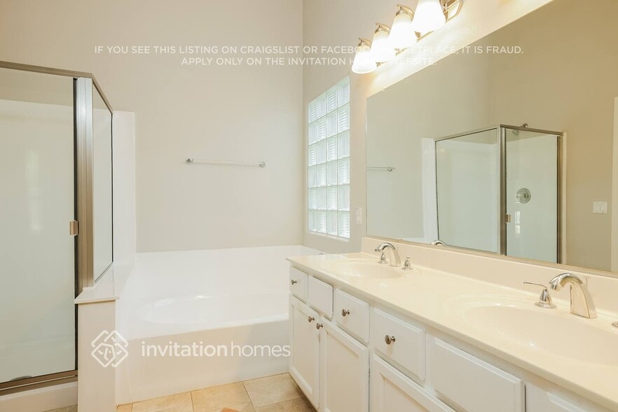 Building Photo - 4558 E Via Dona Rd