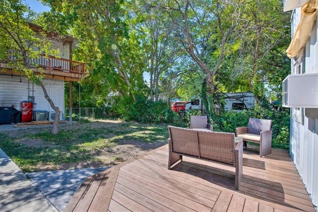 Building Photo - 161 Vidas Ave