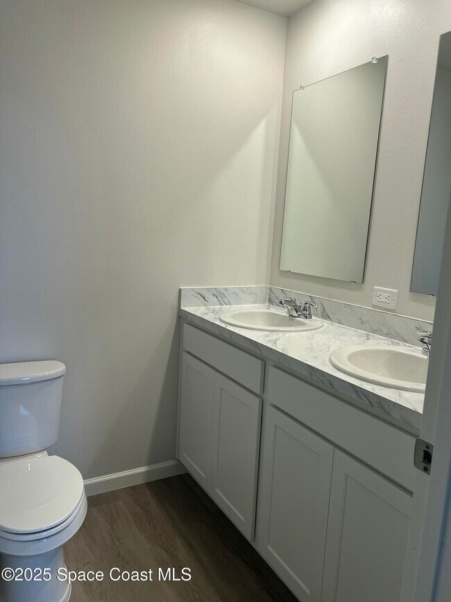 Building Photo - 881 Hollahan Rd SE