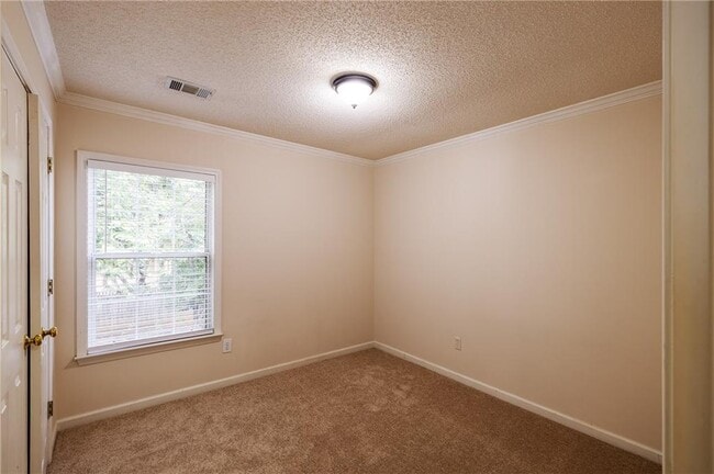 Building Photo - 1060 Lyndhurst Way